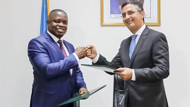 الدكتور شريف فاروق