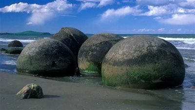 سر الكرات الحجرية الغامضة في كوستاريكا  