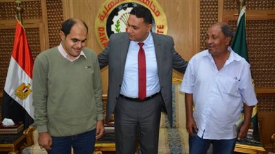 فرقهما القدر وجمعهما 