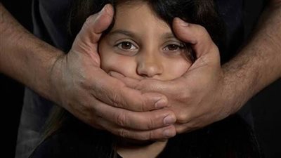 بحجة تعليمها القيادة.. ضبط مسن تحرش بتلميذة في الهرم 