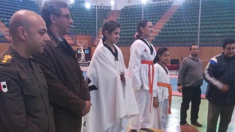 أثناء تتويجها خلال