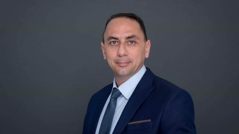 الدكتور احمد خطاب