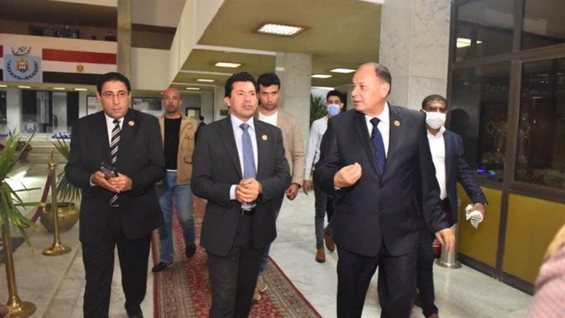 وزير الشباب والرياضة