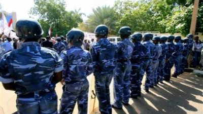 الشرطة السودانية:متظاهرون اعتدوا على عدة أقسام وإصابة 39 فردا من قوات الأمن