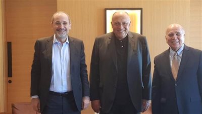 شكري يبحث مع نظيريه الأردني والعراقي تعزيز التعاون الثلاثي