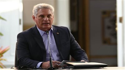 الرئيس الكوبي يحث شعبه على مواصلة إجراءات مكافحة كورونا قبل احتفالات رأس السنة