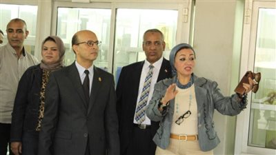 نائب رئيس جامعة أسيوط يتفقد أعمال امتحانات الدراسات العليا بكلية الطب البيطري