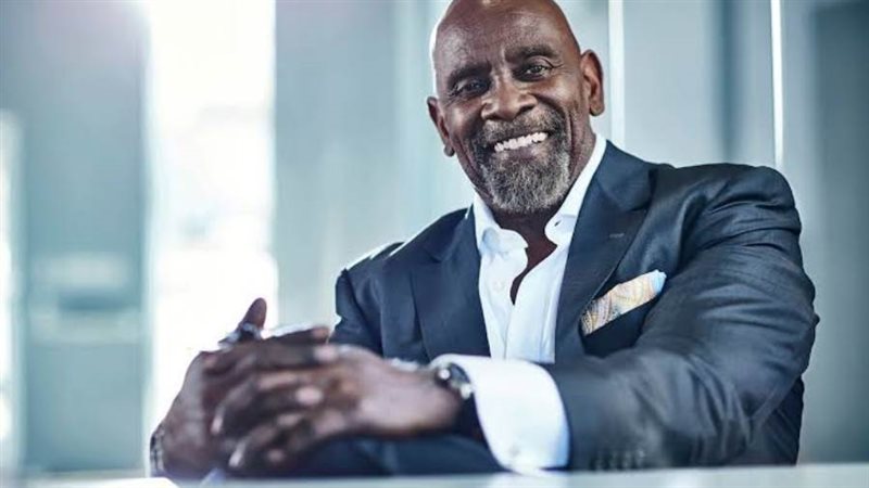 رائد الأعمال والكاتب