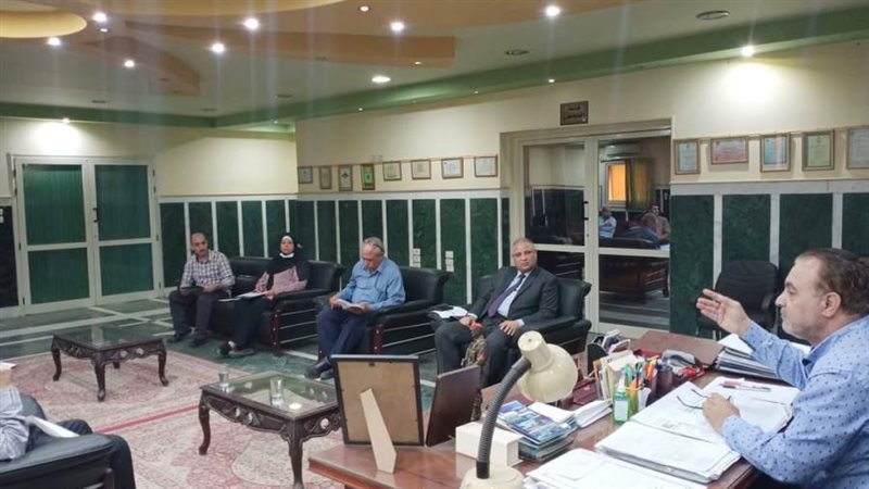 رئيس مركز ملوى خلال