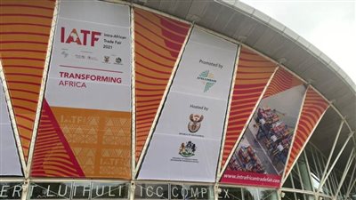 التصديري للملابس يخترق السوق الإفريقية ويشارك بمعرض في جنوب إفريقيا