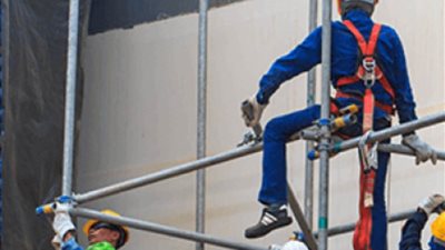 مصرع وإصابة عاملين أثناء تشطيب واجهة مدرسة بطوخ