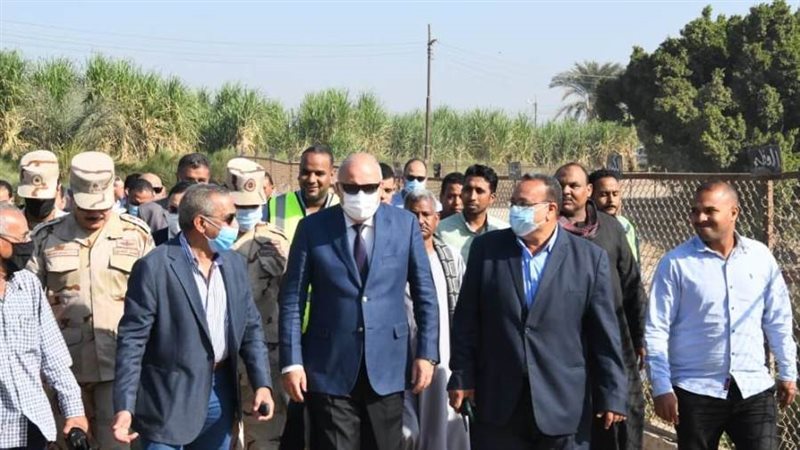 جوله محافظ قنا بقرية