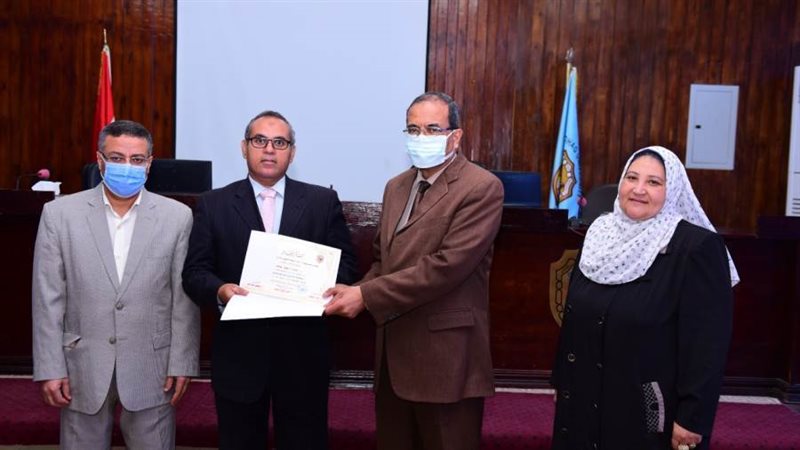 من جانب التكريم