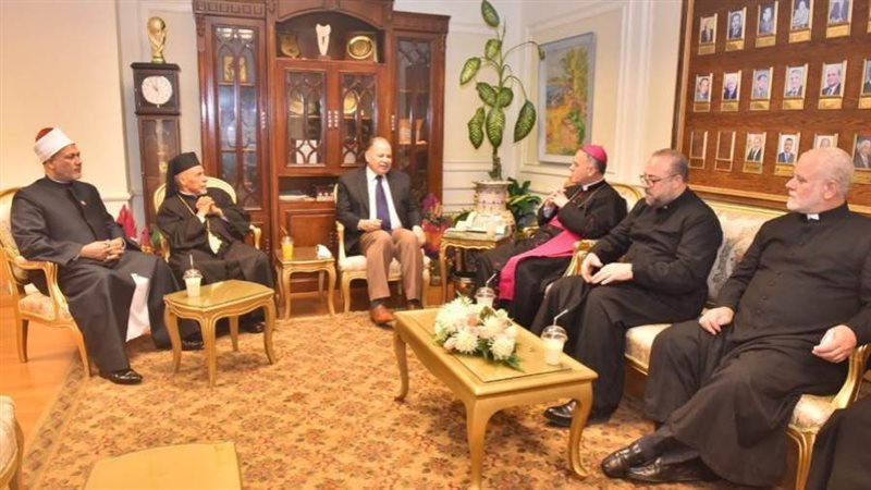 محافظ أسيوط يلتقى