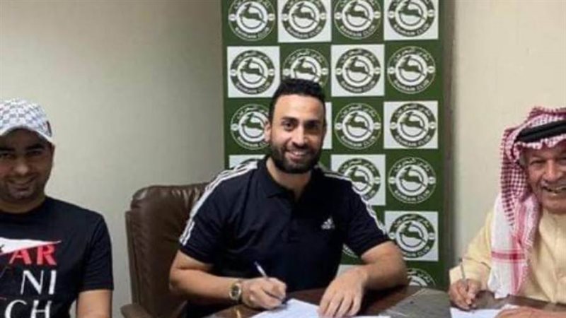 عمرو رضا يوقع عقده