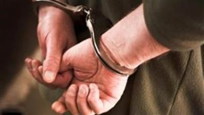 ضبط شخص هارب من أحكام بالحبس لمدة 1195 في 124 قضية تزوير