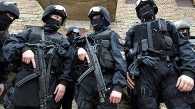 إصابة سبعة من عناصر الشرطة البولندية في صدامات مع المهاجرين