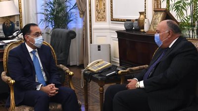 مدبولي يستعرض الاستعدادات الخاصة باستضافة مصر لمؤتمر تغير المناخ