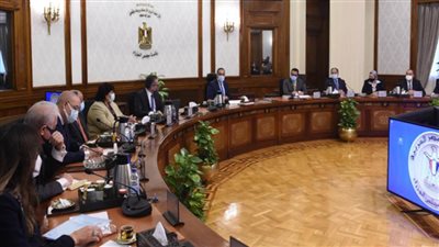 رئيس الوزراء يترأس اجتماع اللجنة الوزارية للسياحة والآثار ويكلف بتنفيذ توجيهات السيسي