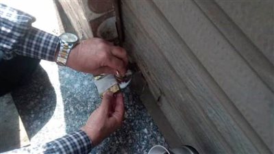 إغلاق وتشميع عدد من المحال التجارية لعدم الحصول على رخصة بالعريش 