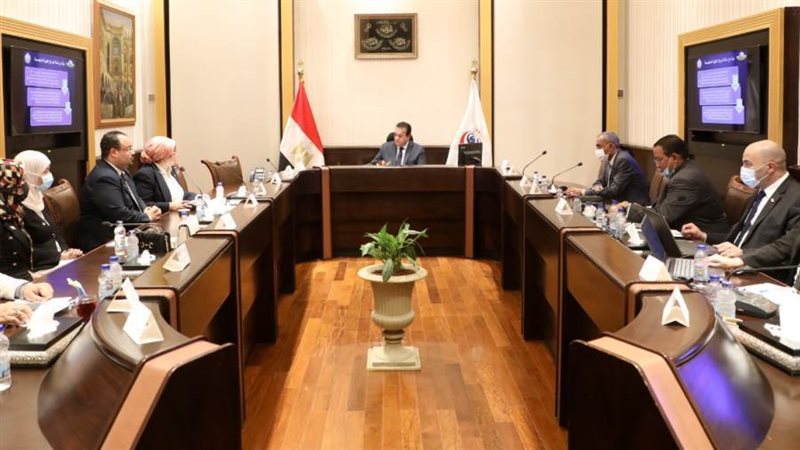 اجتماع وزير الصحة