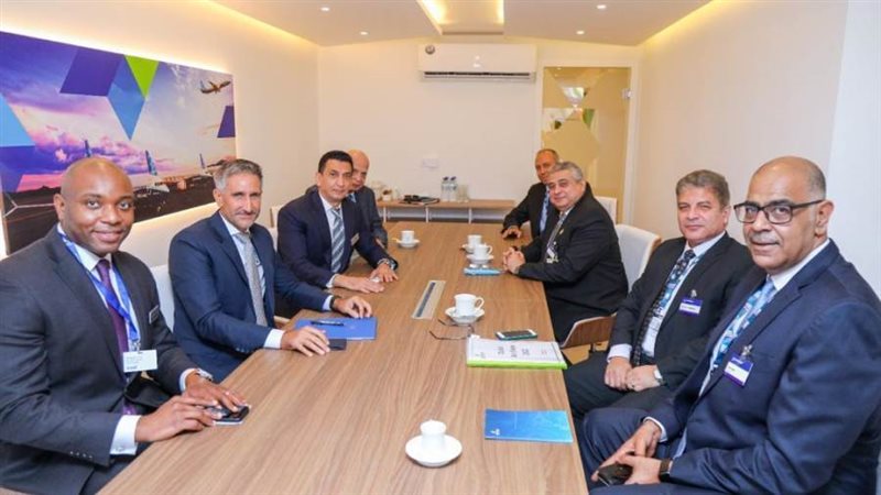 وفد وزارة الطيران