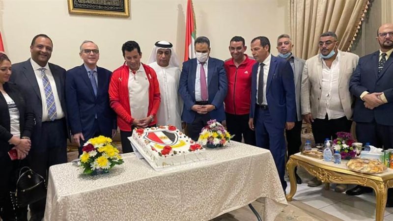 وزير الرياضة يزور