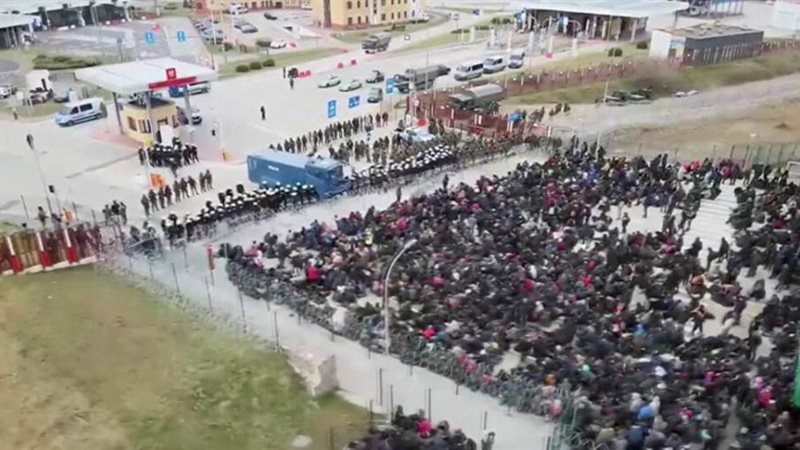 أزمة توافد المهاجرين