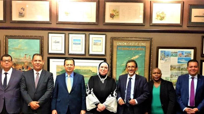 وزيرة التجارة والصناعة