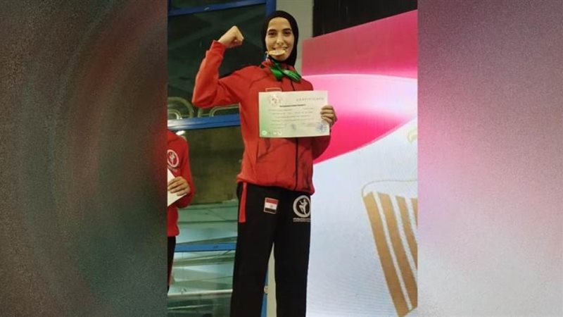 الطالبة يمنى أحمد