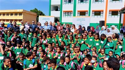 محافظ أسوان يشيد بمؤسسات العمل الخيري فى دعم التنمية التعليمية بالمحافظة