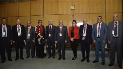 رئيس جامعة أسيوط يفتتح اليوم العلمي لكلية الطب حول خلل الاستقلاب فى رحلة حياة الإنسان
