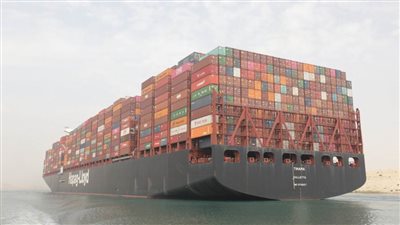 تعرف على أعداد السفن العابرة لقناة السويس خلال 152 عامًا