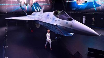 روسيا تكشف عن النماذج الأولية لمقاتلة 