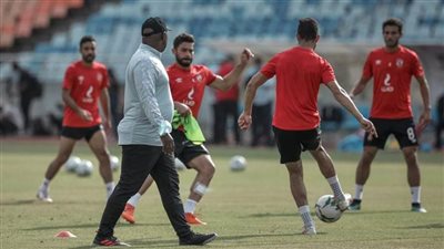 الدوليون ينتظمون في مران الأهلي استعدادًا لاستئناف الدوري