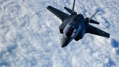  تحطُّم مقاتلة بريطانية في البحر المتوسط ونجاة قائدها