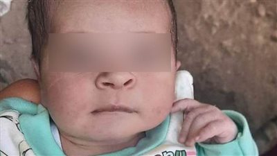 أم تتجرد من إنسانيتها وتلقي بـ