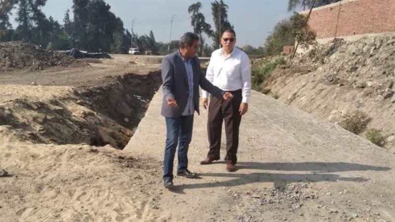 محافظ الشرقية خلال