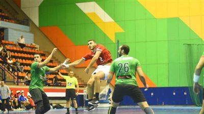 الأهلي يخطف الصدارة بعد الفوز على سبورتنج بفارق هدف وحيد