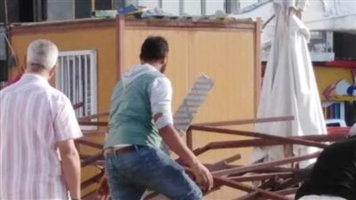  محافظ الإسكندرية يكلف بإزالة المنشآت الشاطئية الخشبية المتهالكة من جميع الشواطئ