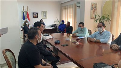 نائب وزير السياحة والآثار تجتمع بلجنة متابعة الشكاوى