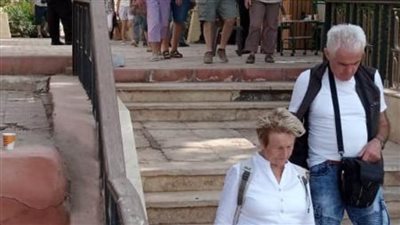 وفد سياحي من أمريكا وألمانيا يزور المناطق الأثرية بالمنيا