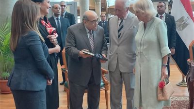 الأمير تشارلز وقرينته يزوران المركز الثقافي اليسوعي بالإسكندرية