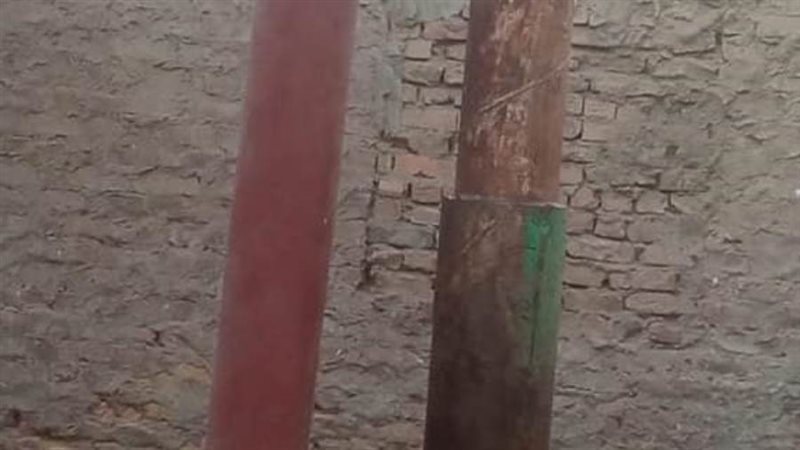 أعمدة متهالكة