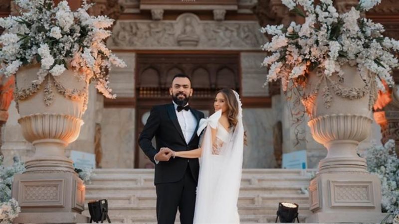 خالد عليش وزوجته