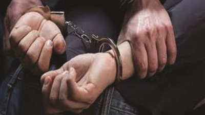 ضبط هارب من حكمين بالإعدام والمؤبد بالإسكندرية وبحوزته سلاح وذخائر ومخدرات