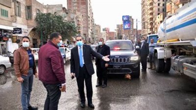 محافظ الغربية يتابع ميدانياً كسح مياه الأمطار من الشوارع