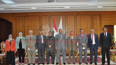 رئيس جامعة كفر الشيخ يستقبل فريق الهيئة القومية لضمان جودة التعليم
