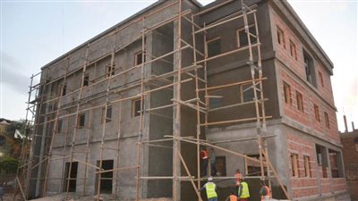 محافظ سوهاج يتابع أعمال إنشاء 8 مجمعات خدمات حكومية وزراعية بقرى دار السلام 