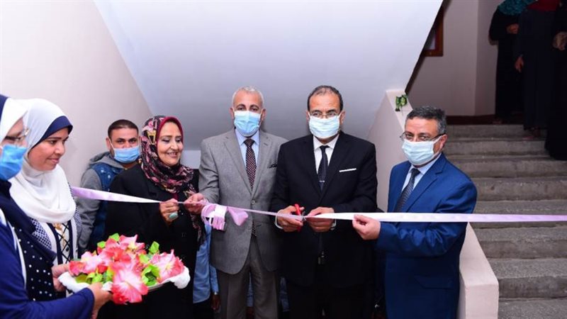 من جانب الافتتاح